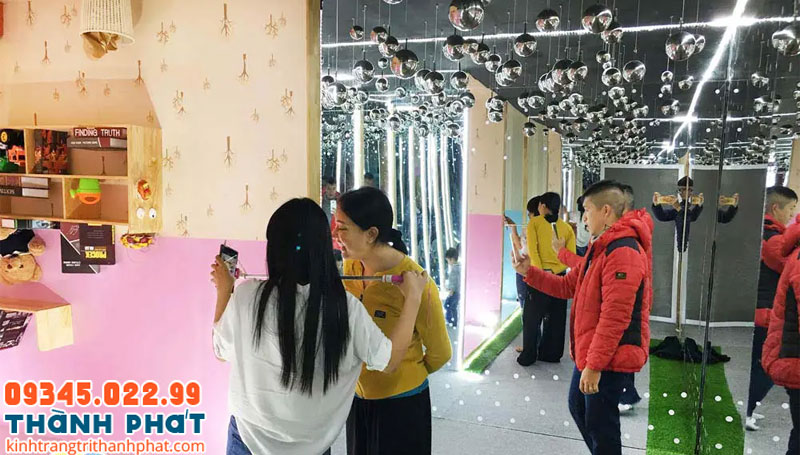 Ứng dụng của gương dán tường Acrylic