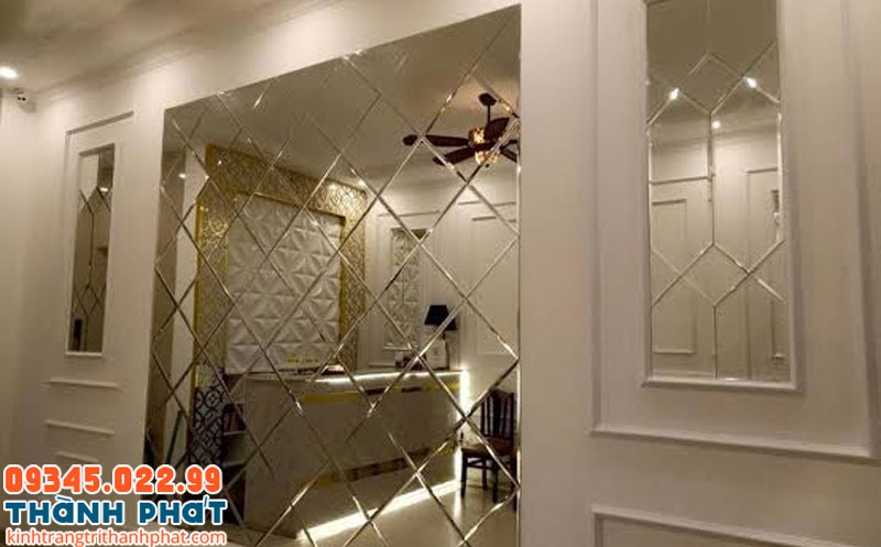 Gương dán tường mài vát cạnh