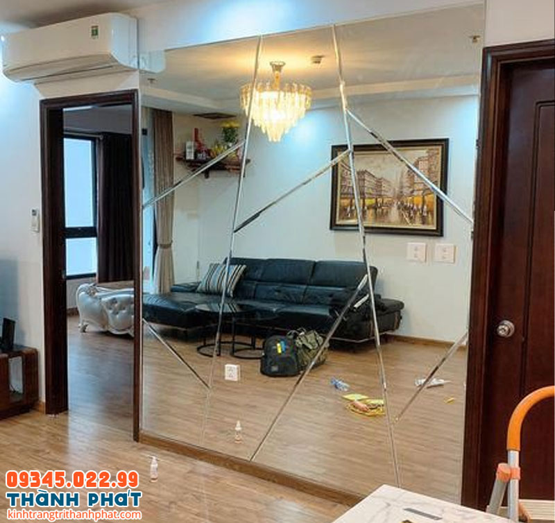 Mẫu gương trang trí tối giản