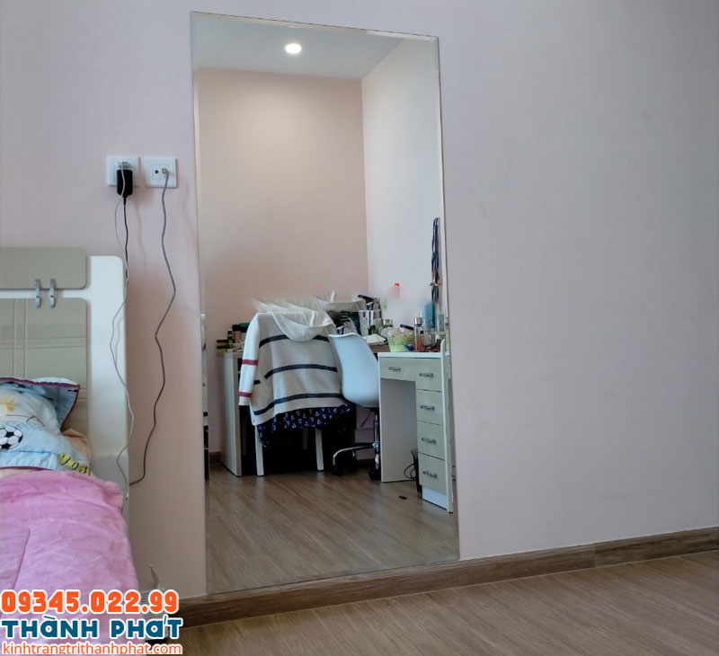 Gương dán tường toàn thân