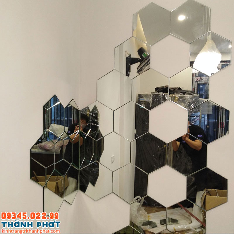 Gương ghép dán tường