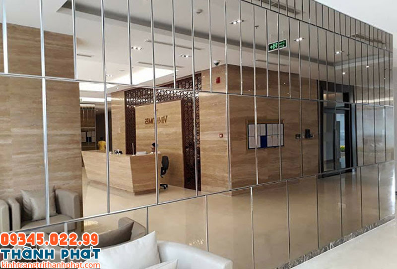 Gương dán tường toàn mảng
