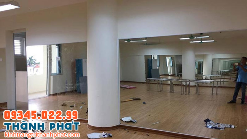 Dán gương khổ lớn hoặc có trọng lượng cao