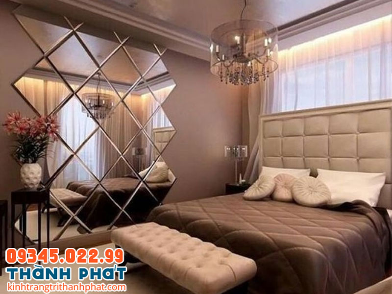 Gương trang trí phòng ngủ