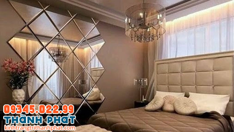 GGương ghép trang trí phòng ngủ