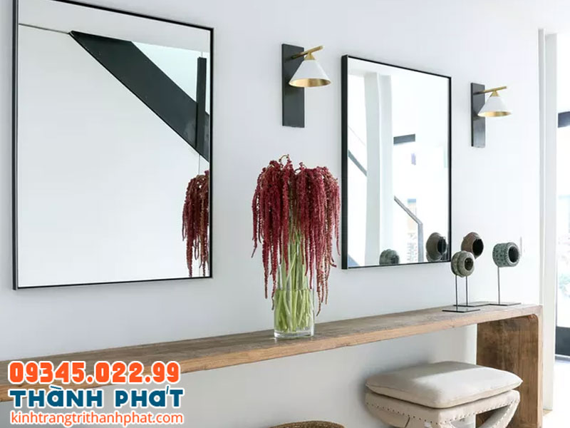 Gương hành lang và lối vào