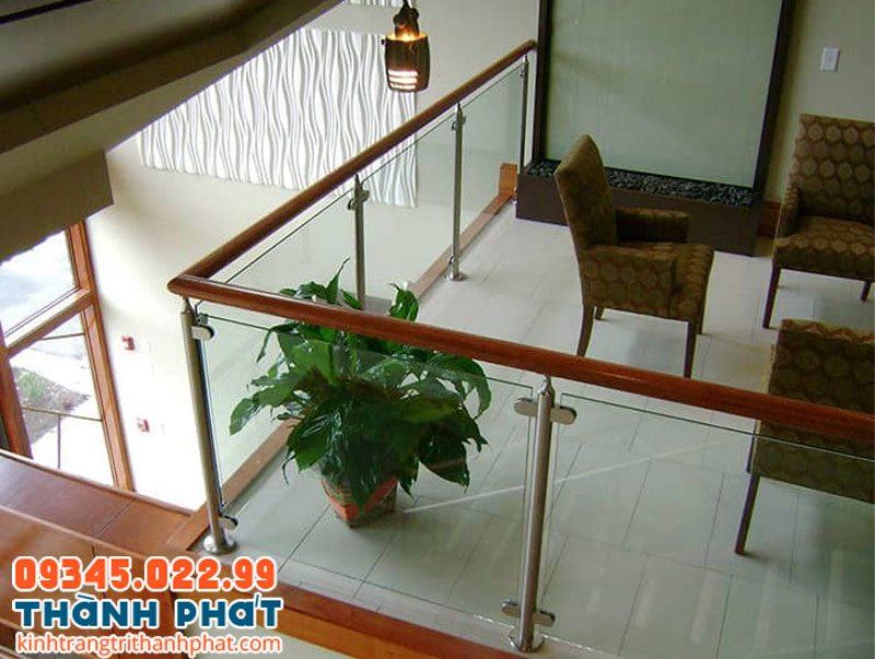 Khoảng cách trụ và kích thước tay vịn